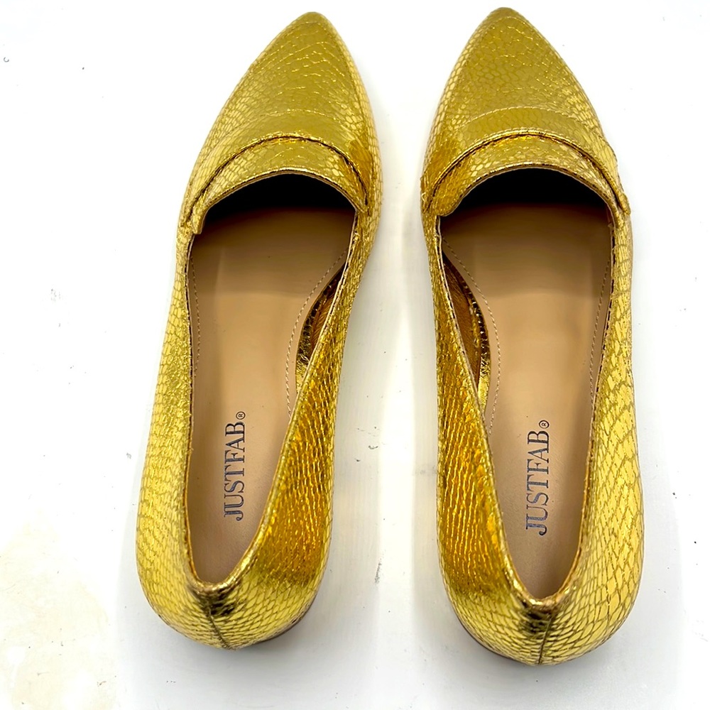 JUSTFAB   gold flat shoes size 10 in excellent condition.